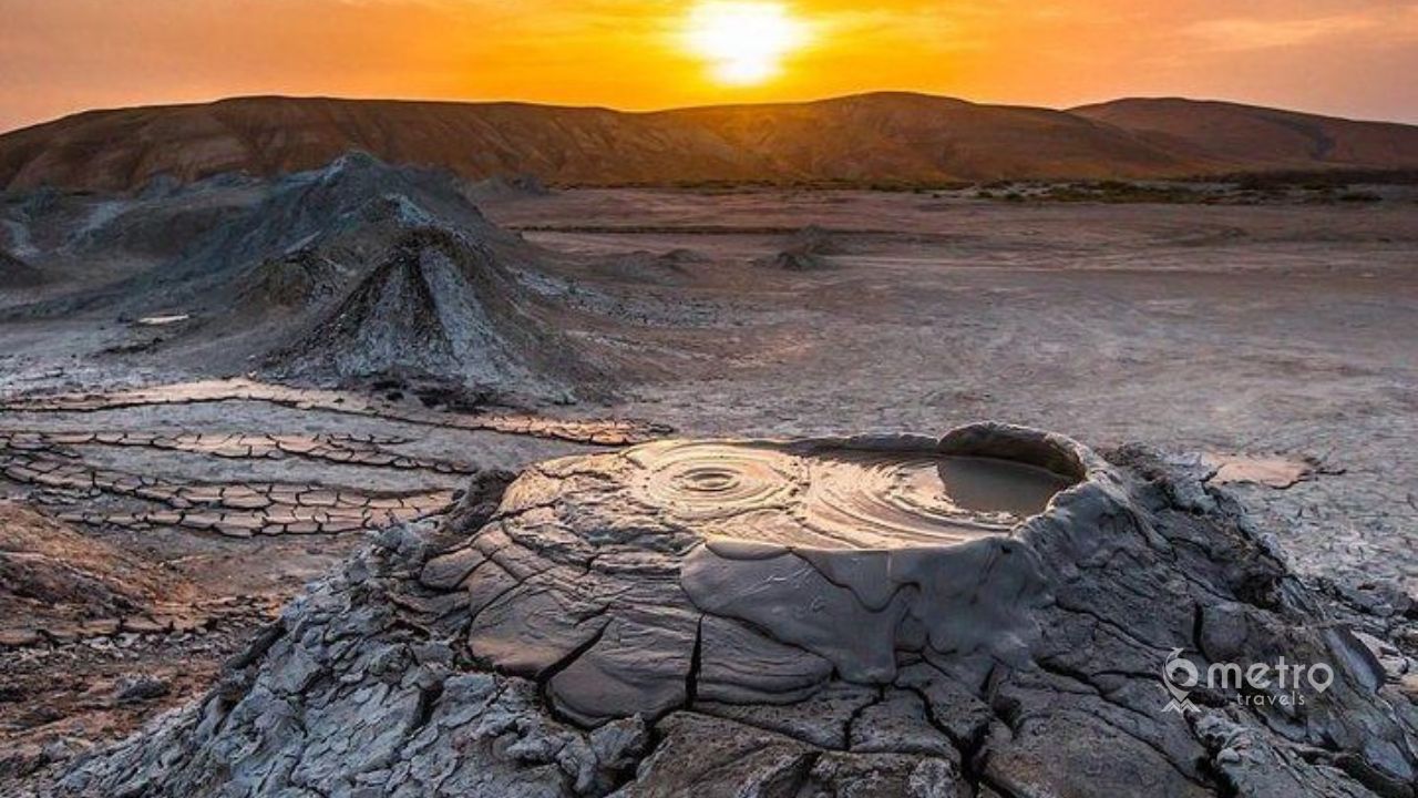 Mud Volcanoes - Places to See in Baku