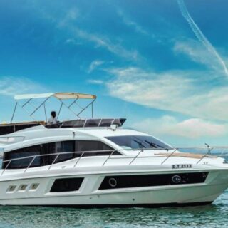 50 Feet Yacht Rental in Dubai