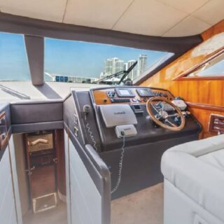 80 Feet Yacht Rental in Dubai